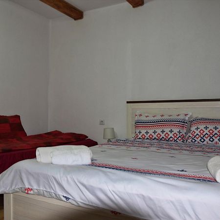 Conacul Cosăului Hotel Feresti Exterior foto