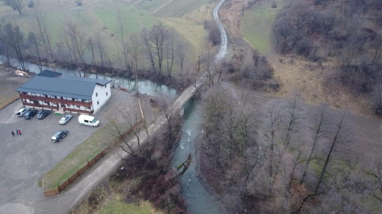 Conacul Cosăului Hotel Feresti Exterior foto