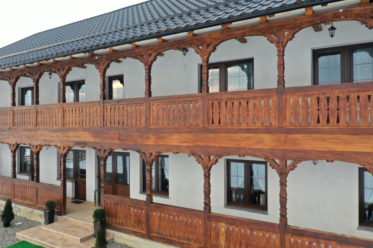 Conacul Cosăului Hotel Feresti Exterior foto