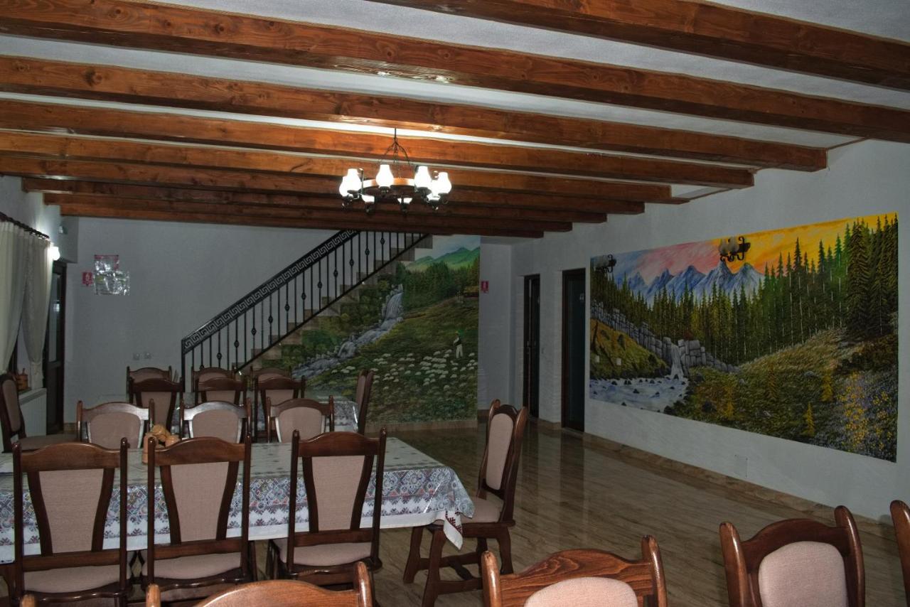 Conacul Cosăului Hotel Feresti Exterior foto
