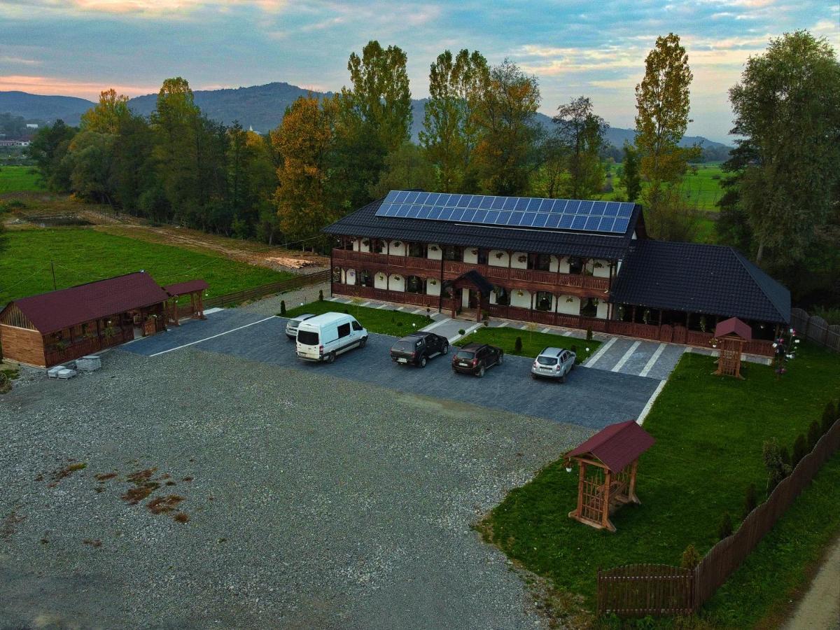 Conacul Cosăului Hotel Feresti Exterior foto