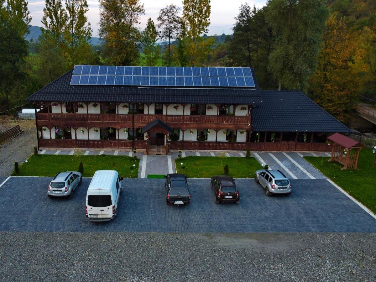 Conacul Cosăului Hotel Feresti Exterior foto