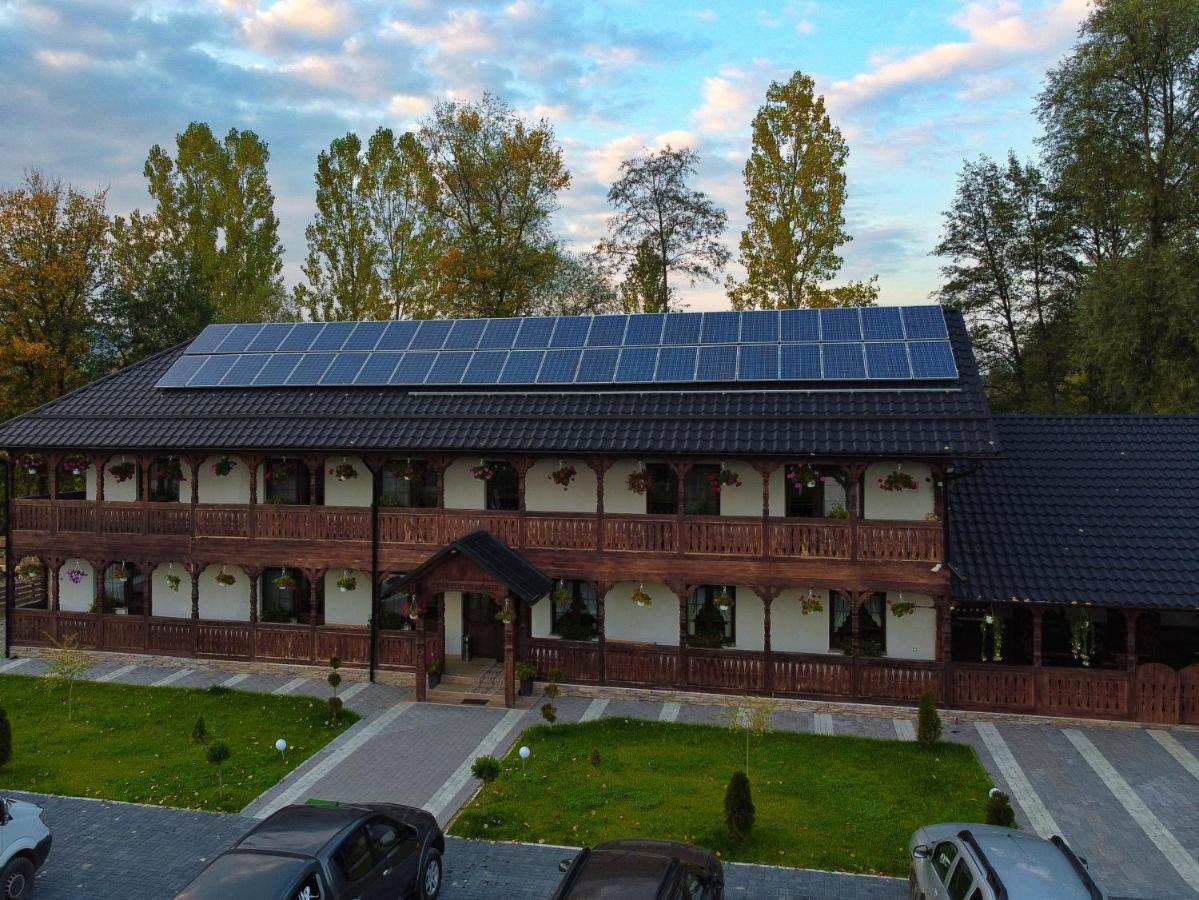 Conacul Cosăului Hotel Feresti Exterior foto