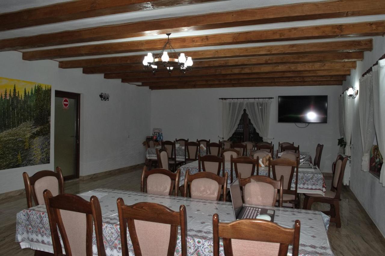 Conacul Cosăului Hotel Feresti Exterior foto