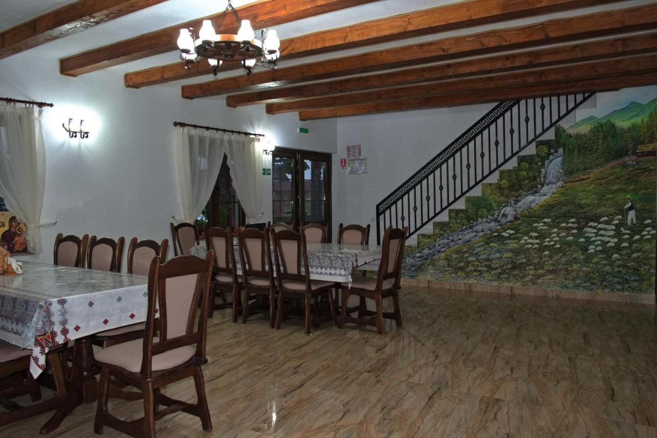 Conacul Cosăului Hotel Feresti Exterior foto