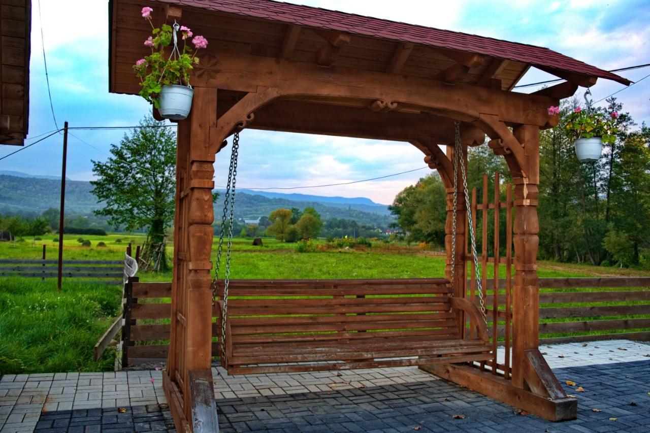Conacul Cosăului Hotel Feresti Exterior foto