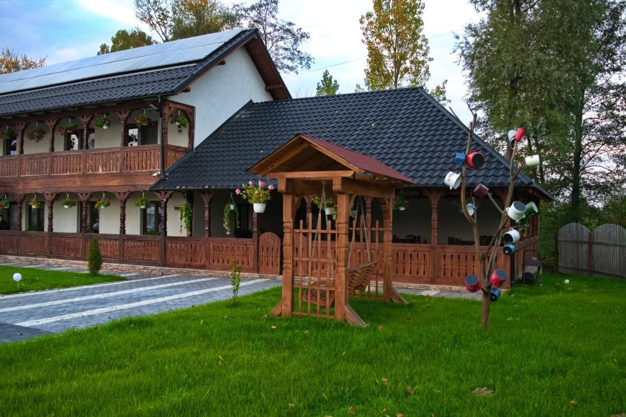 Conacul Cosăului Hotel Feresti Exterior foto
