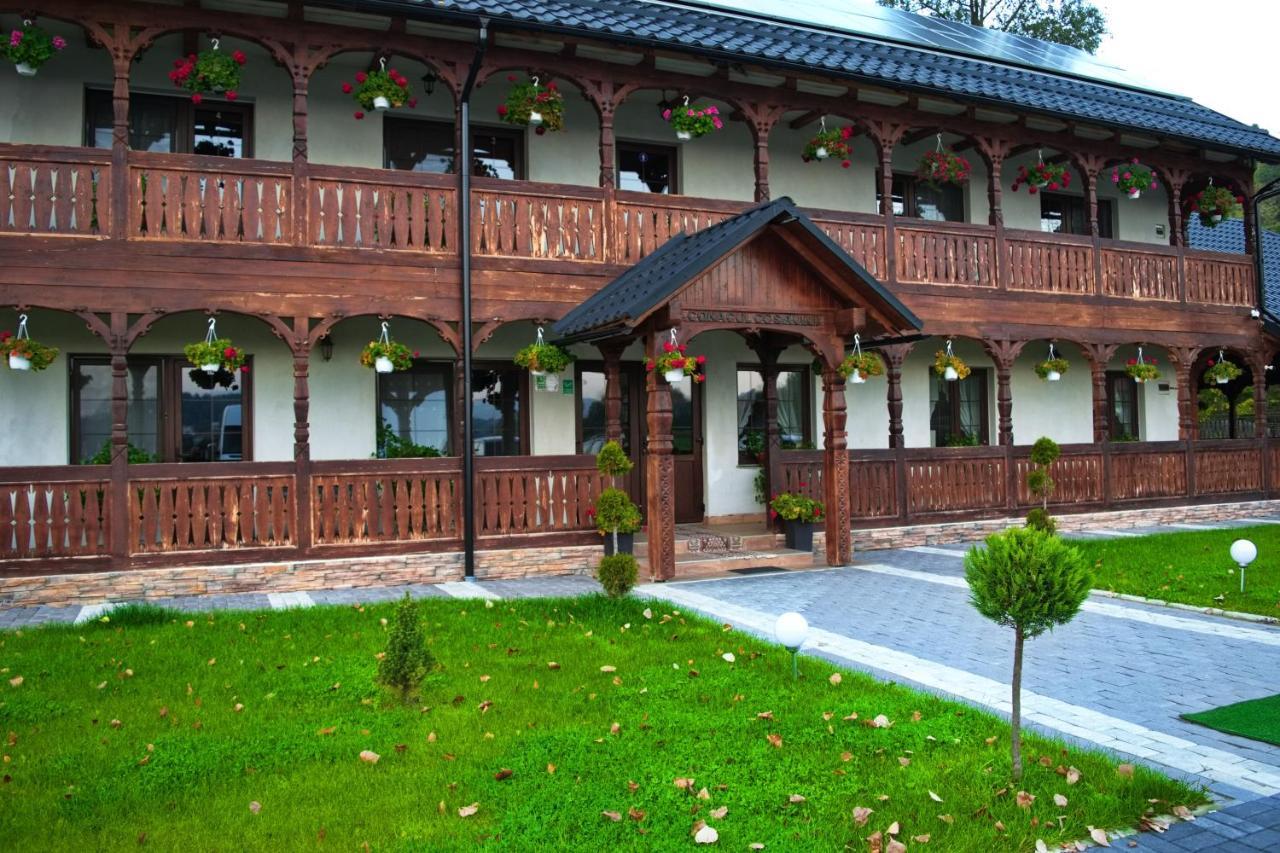 Conacul Cosăului Hotel Feresti Exterior foto