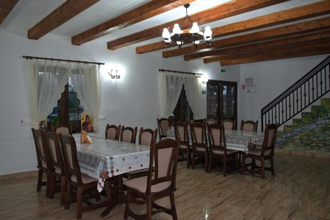 Conacul Cosăului Hotel Feresti Exterior foto
