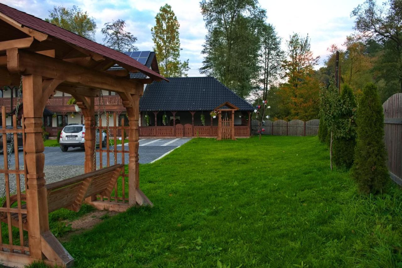 Conacul Cosăului Hotel Feresti Exterior foto