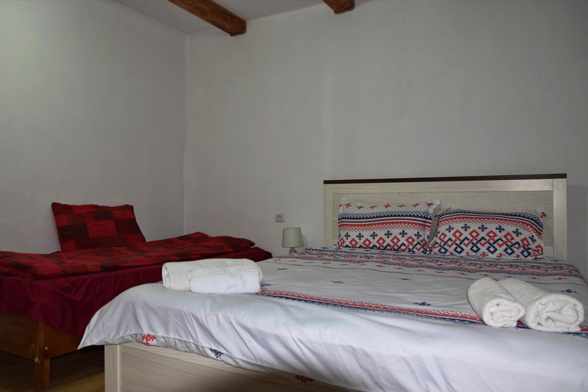 Conacul Cosăului Hotel Feresti Exterior foto