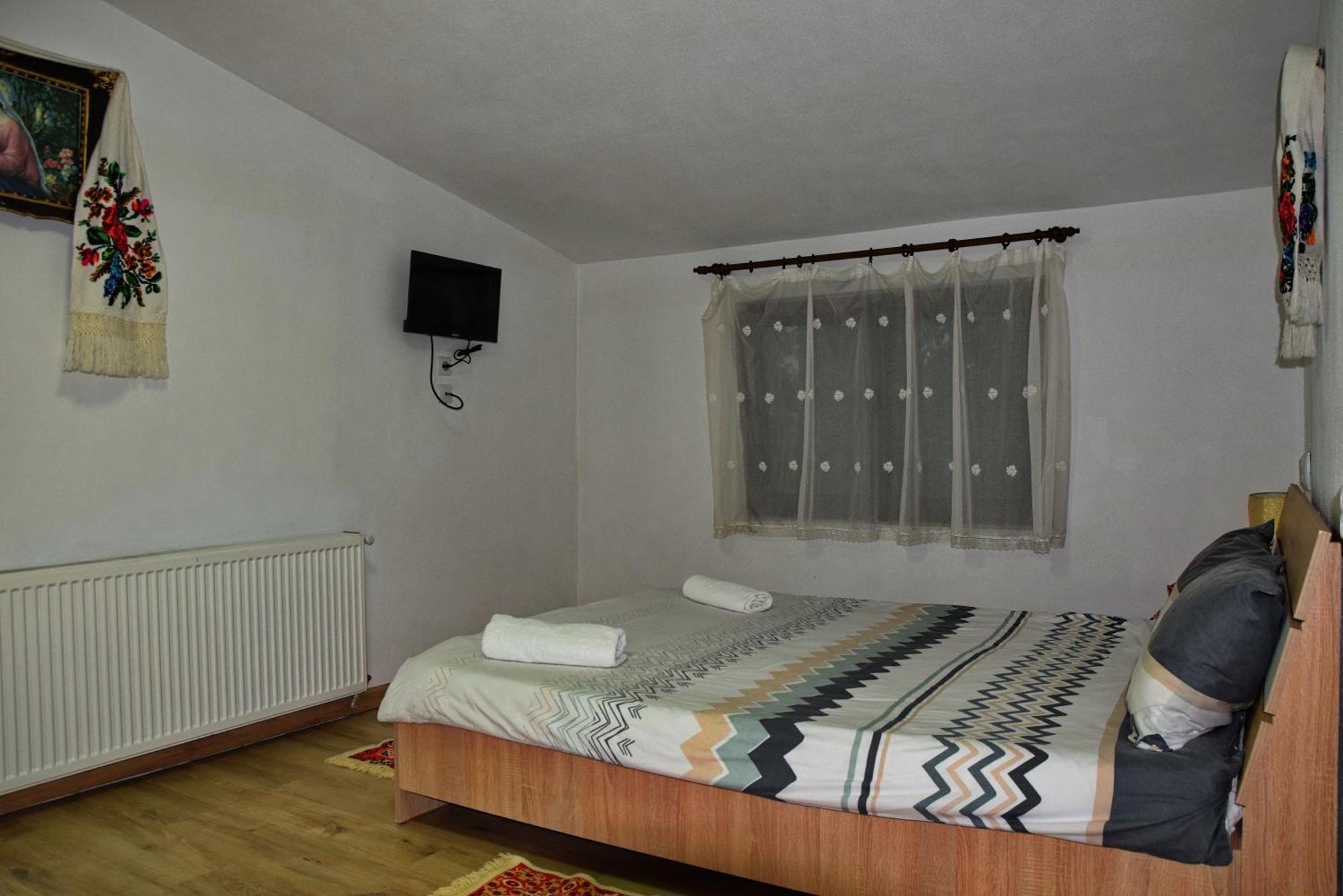 Conacul Cosăului Hotel Feresti Exterior foto